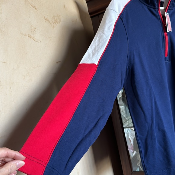 Vineyard vines Men’s large 1/2 zip. Red,white and blue. Brand new. Never worn - Picture 2 of 4